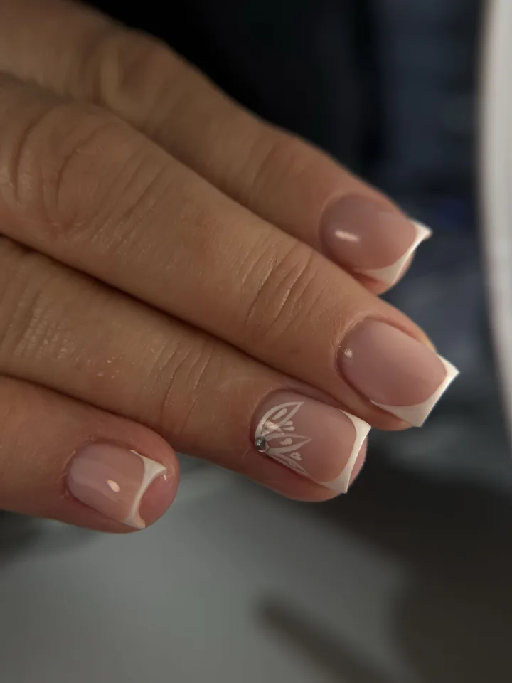 Manicure - realizacja Paznokciowe Love