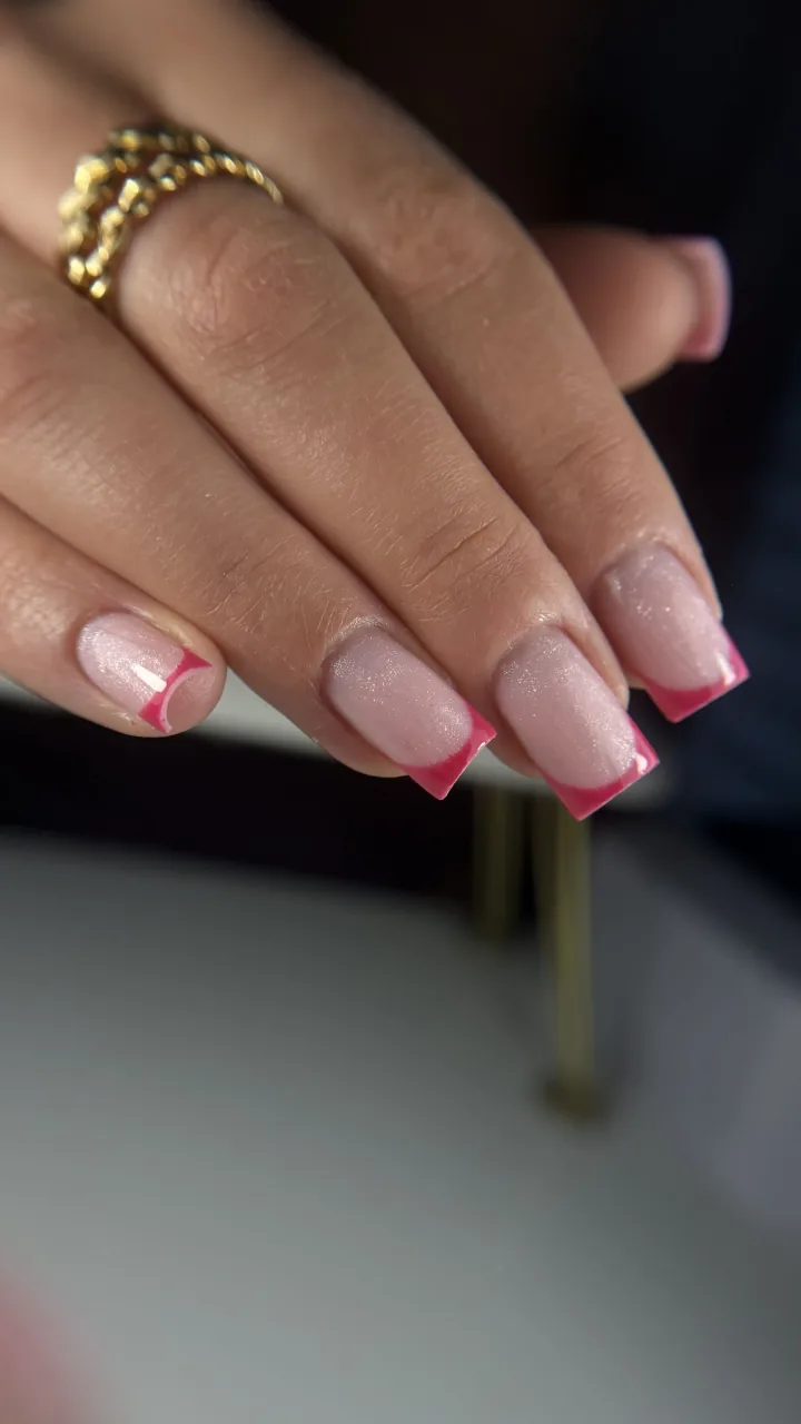 Manicure - realizacja Paznokciowe Love