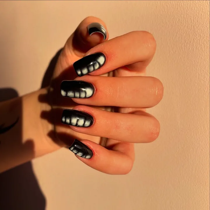 Manicure - realizacja Paznokciowe Love