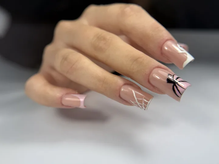 Manicure - realizacja Paznokciowe Love
