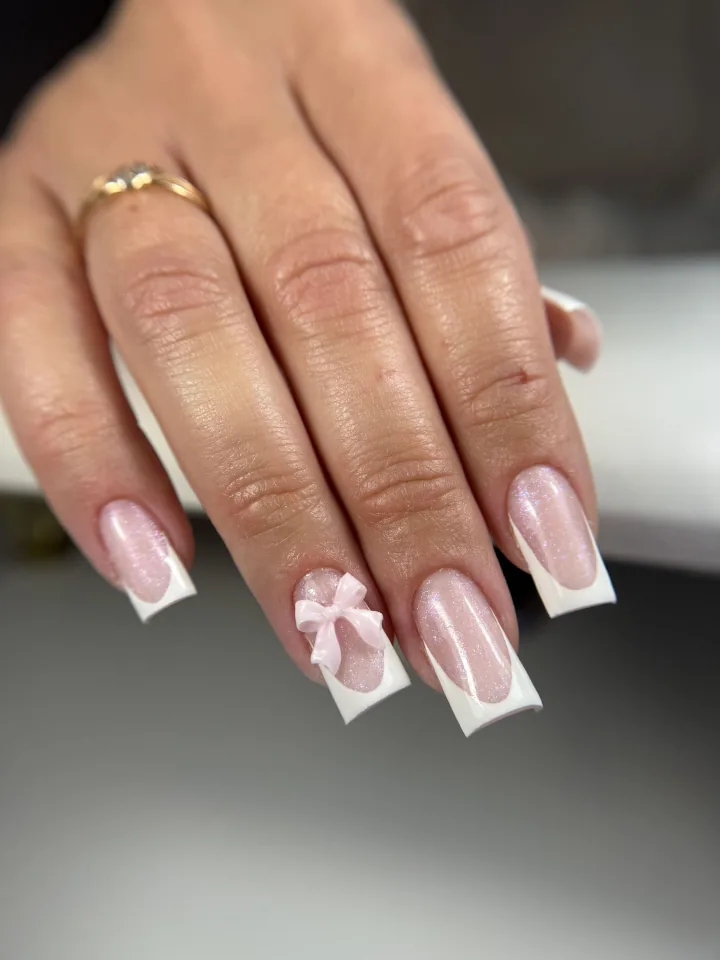 Manicure - realizacja Paznokciowe Love