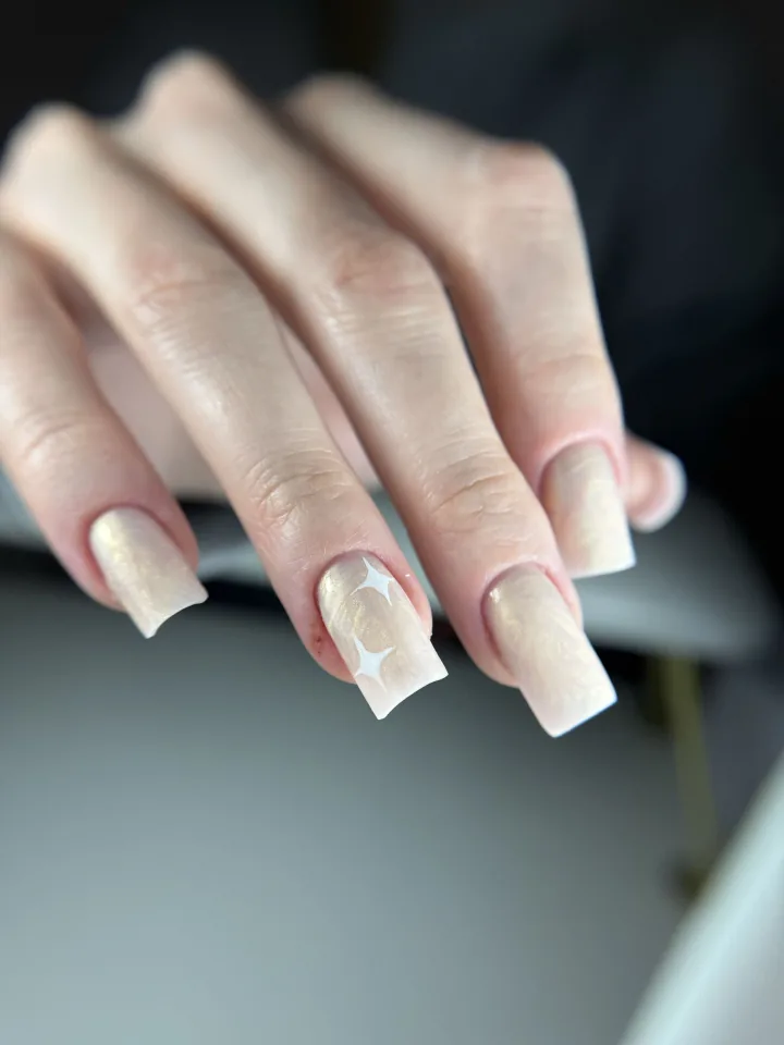 Manicure - realizacja Paznokciowe Love