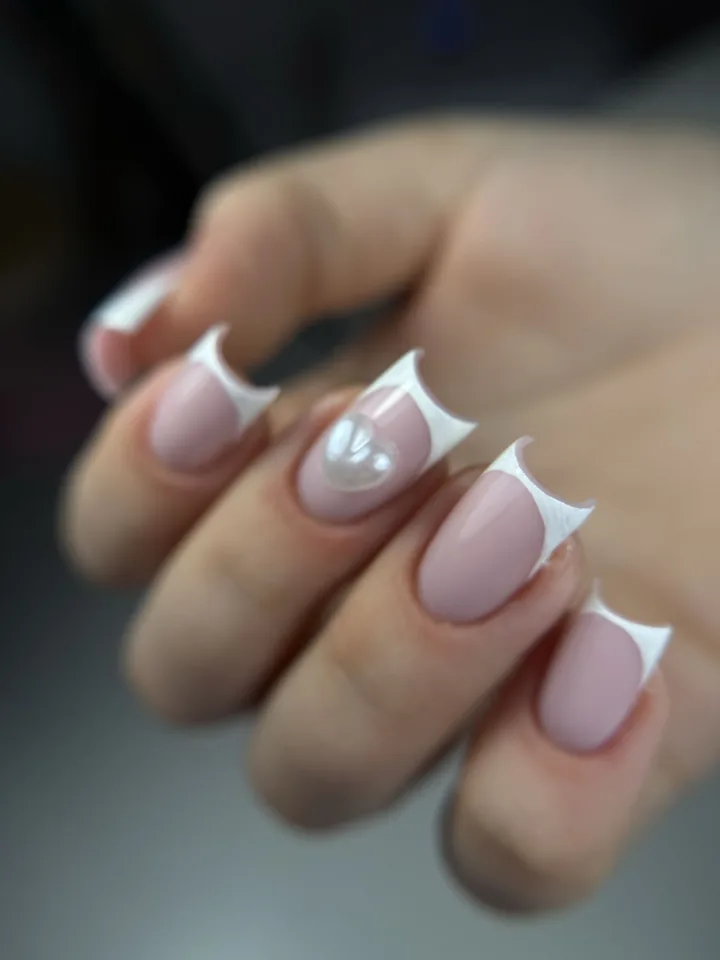 Manicure - realizacja Paznokciowe Love