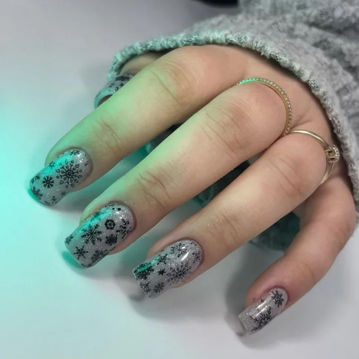 Manicure - realizacja Paznokciowe Love