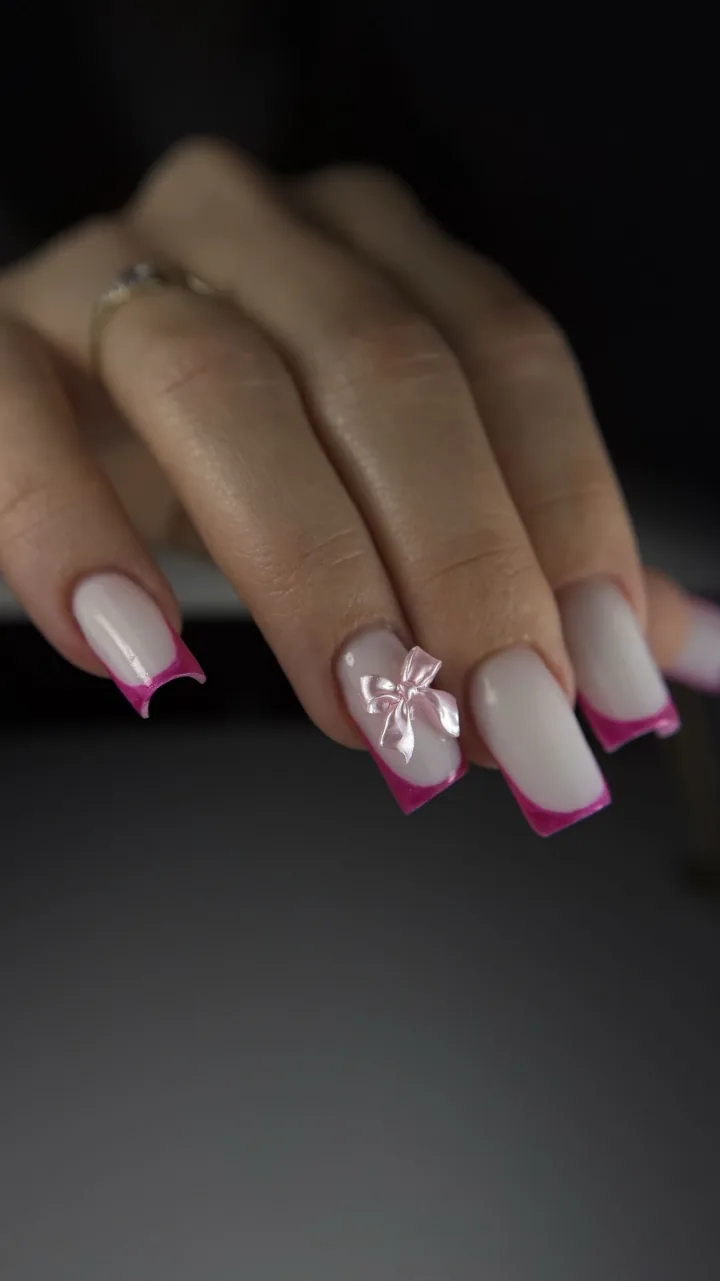Manicure - realizacja Paznokciowe Love