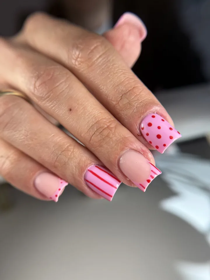 Manicure - realizacja Paznokciowe Love