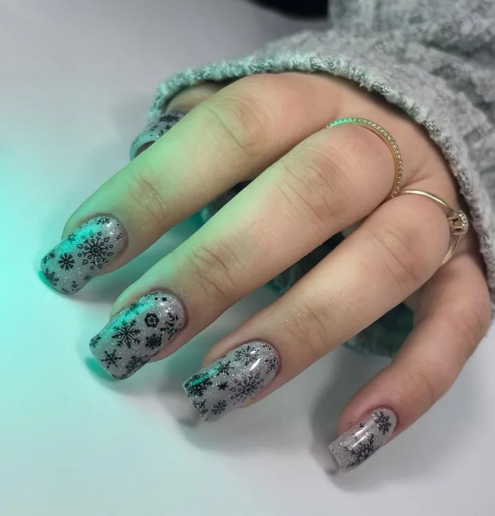 Manicure - realizacja Paznokciowe Love