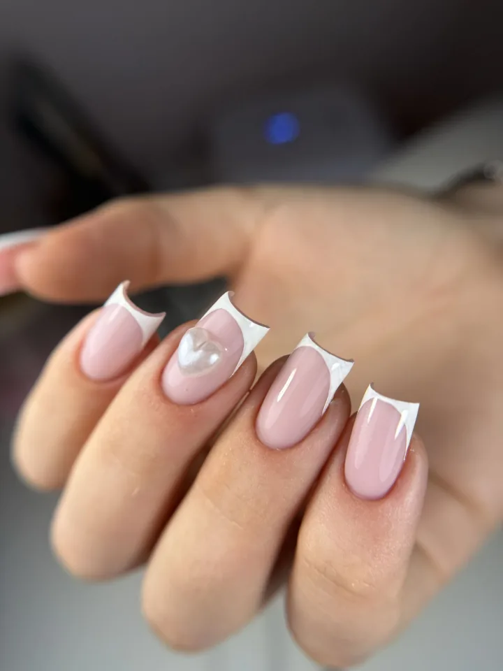 Manicure - realizacja Paznokciowe Love