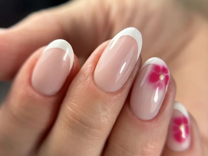 Manicure - realizacja Paznokciowe Love
