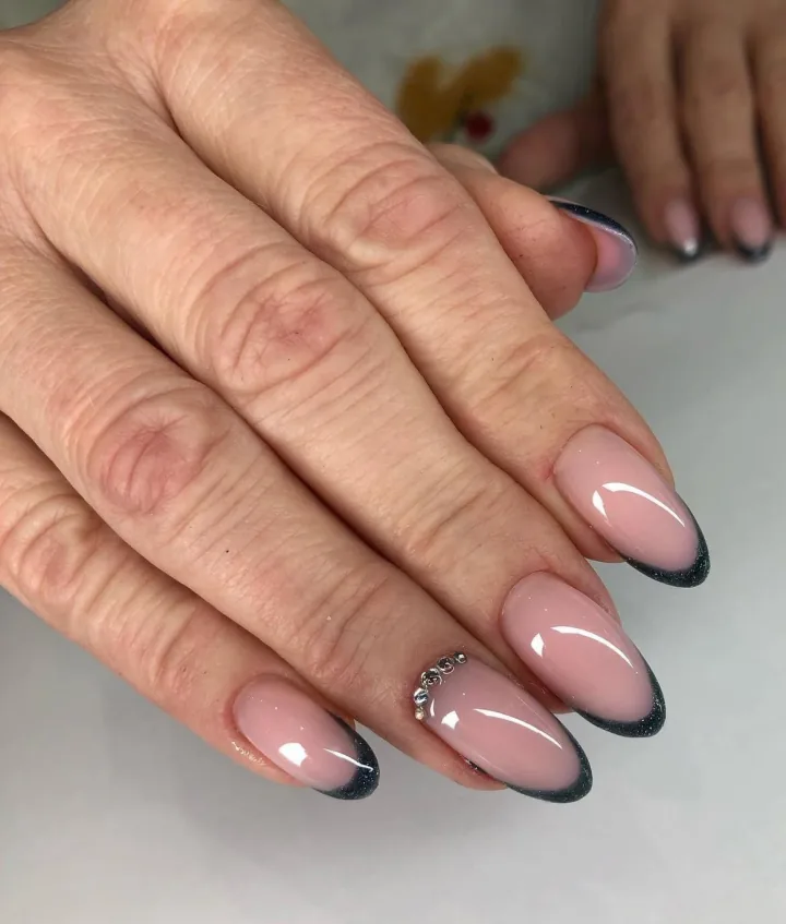 Manicure - realizacja Paznokciowe Love