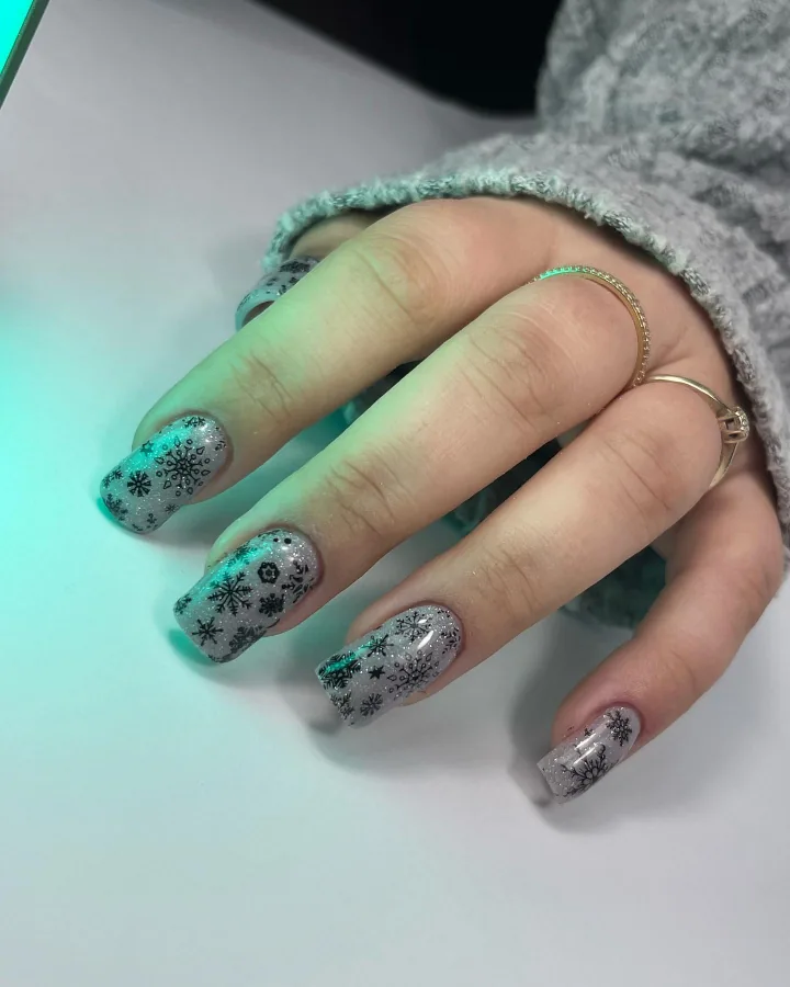 Manicure - realizacja Paznokciowe Love