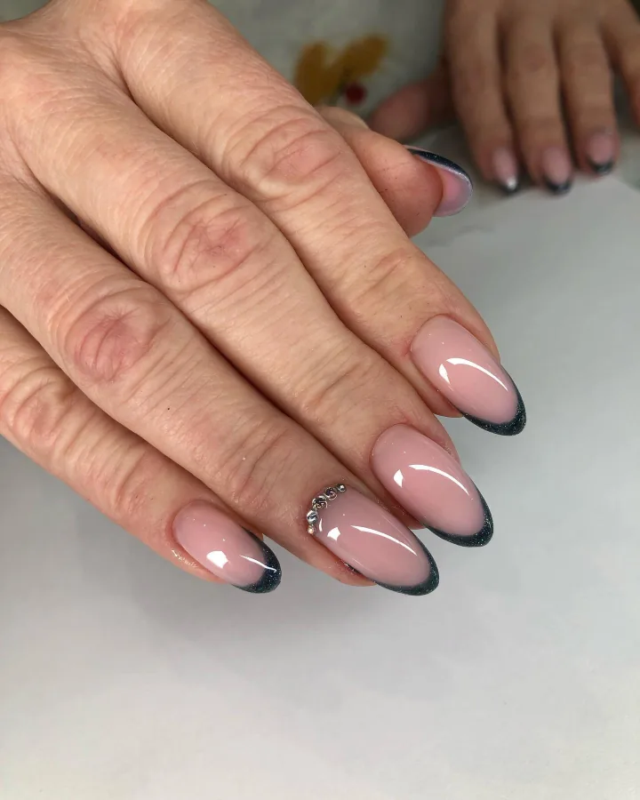 Manicure - realizacja Paznokciowe Love