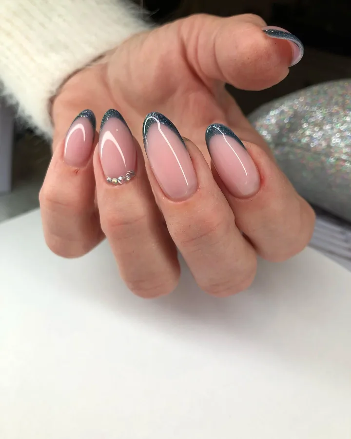 Manicure - realizacja Paznokciowe Love