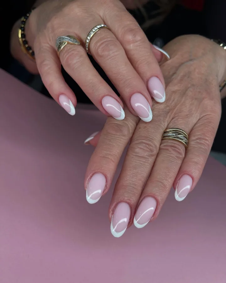 Manicure - realizacja Paznokciowe Love