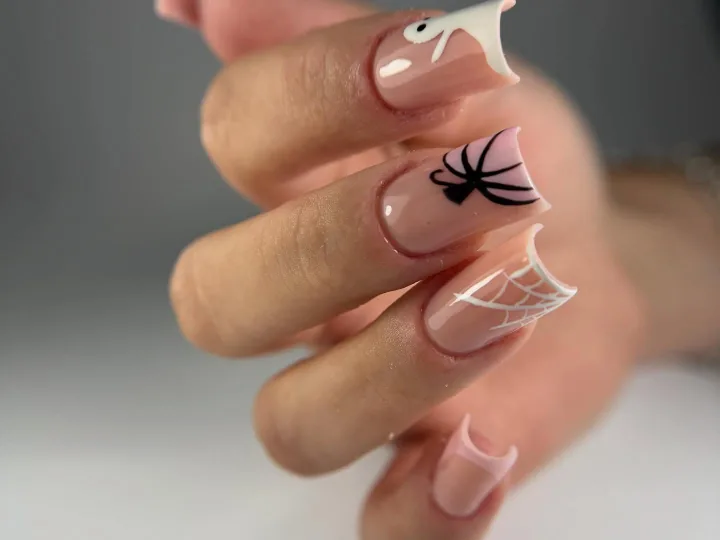 Manicure - realizacja Paznokciowe Love