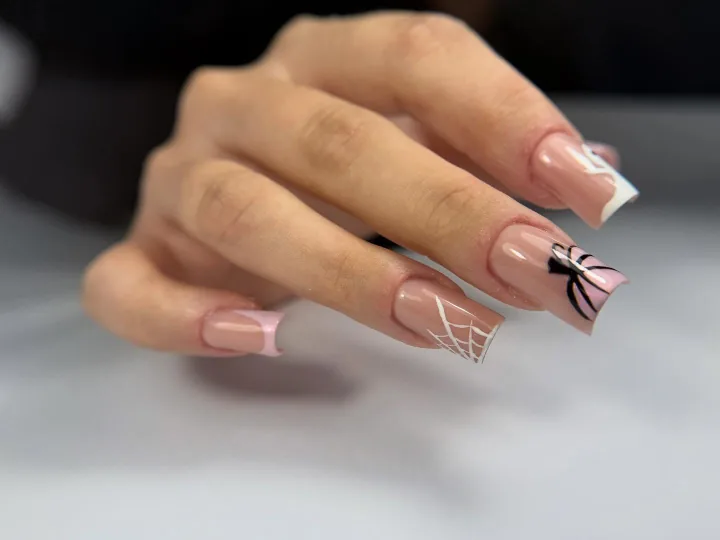 Manicure - realizacja Paznokciowe Love