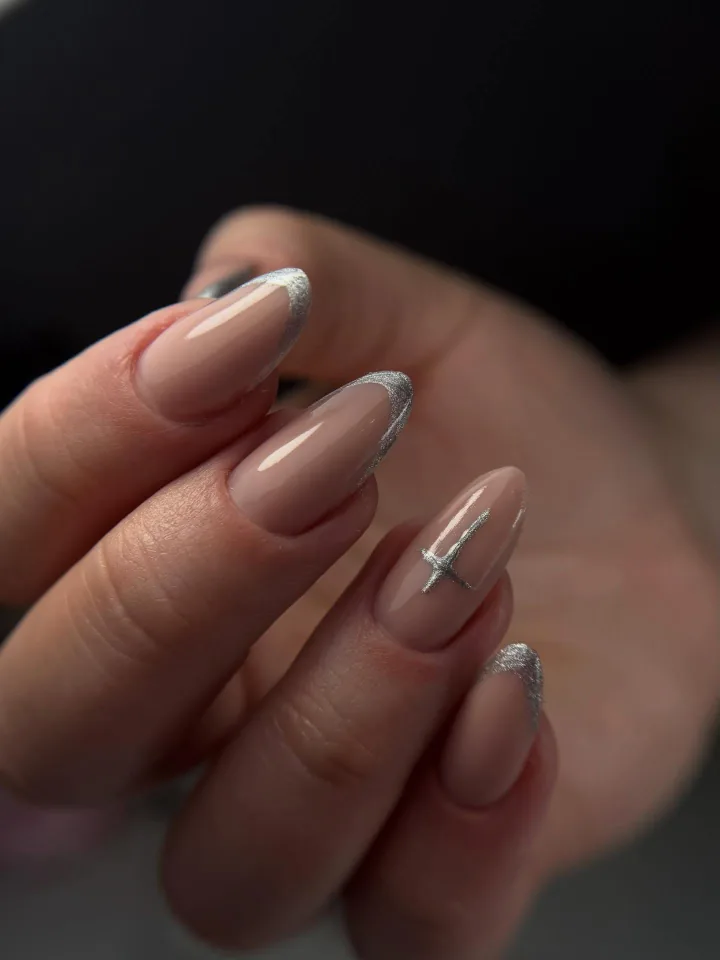 Manicure - realizacja Paznokciowe Love