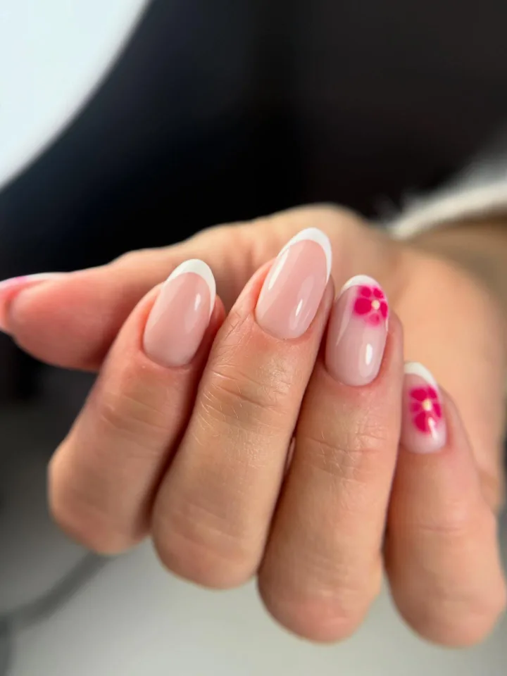 Manicure - realizacja Paznokciowe Love